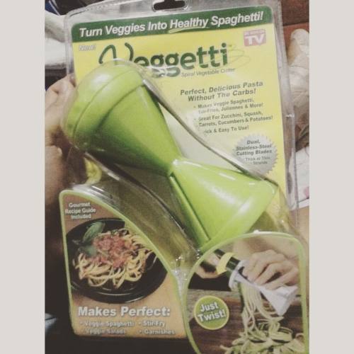 I finally got a spiral vegetable cutter to make my fav. zucchini pasta. So happy!!! I can eat my fav