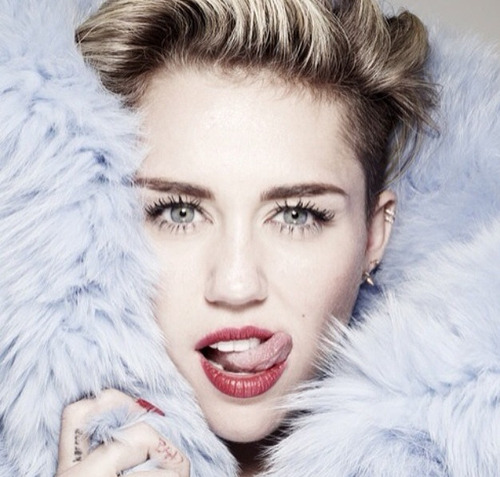 Miley on We Heart It http://weheartit.com/entry/104698725/via/ChanelLover1