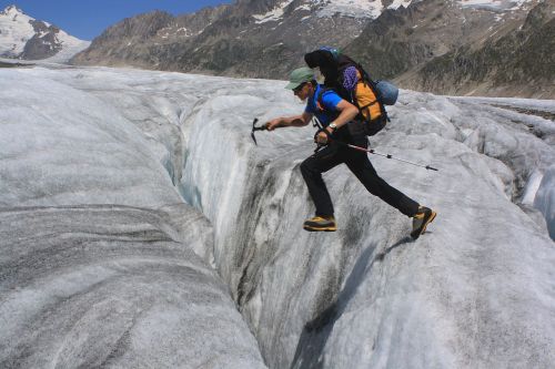 sixpenceee:Crevasses Theory This is just a thought “Crevasses are V shaped, so if you fall in it most likely wont kill you. You will get stuck and your body heat will slowly start melting the ice causing you to slip further down the crevasse, until