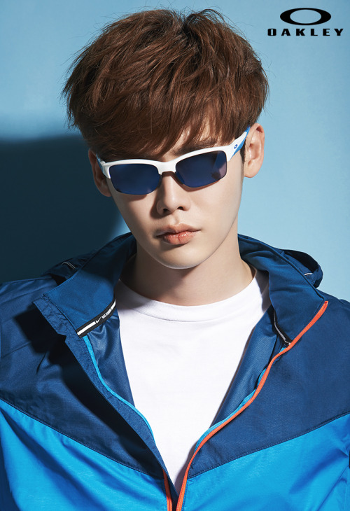 [Photo]  Lee Jong Suk 이종석 @ OakleyCredit​ : ©OakleyHD : 800x1060