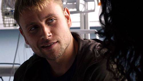 damexculo:  Estoy tan pero tan enamorado de este tío!!!! Me vuelve loco como si fuera un adolescente. 😍😍😍😍😍😍💘💘💘💘💘💘Max Riemelt Ich Liebe dich