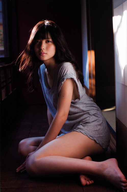 futomomomo:  asiadreaming:  maimi yajima | 矢島舞美  今日のふともも