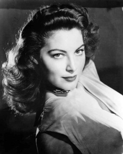 allthroughthenightb:  Ava Gardner. 