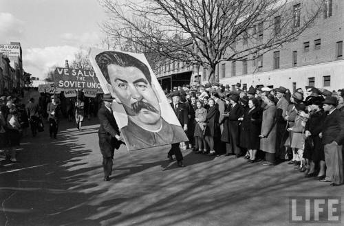 Australia Soviet Friendship League in Melbourne(Wallace Kirkland. 1942)