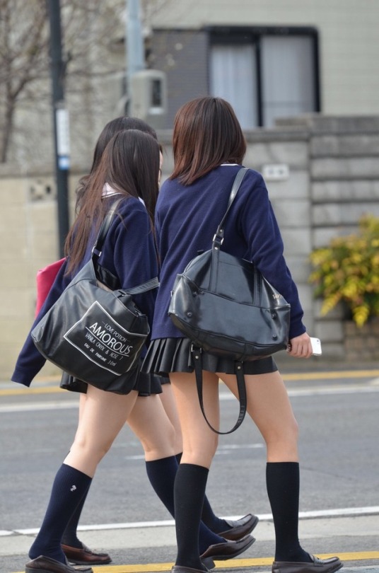 upskirt-roman:  