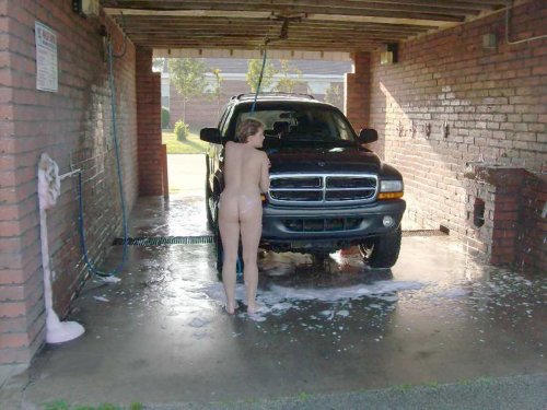 Car washing on Fenuo is not always fun especially when you’re by yourself. Sometimes it’