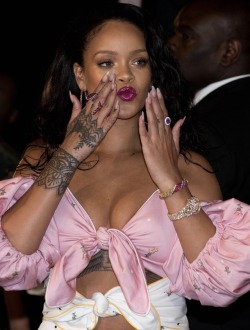 rihanna-infinity: Fenty Beauty Launch, Madrid