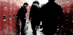 waysmikey:  allywayurie asked ○ my chemical romance vs twenty one pilots 