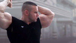 musclematters:  High & Tight