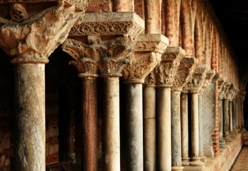 wanderthewood: The cloister of the Abbey of Saint-Pierre de Moissac, France by Guifr&eacut