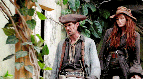 e-ripley: BLACK SAILS XI. Put a man on an island, give him power over other men, and it won’t 