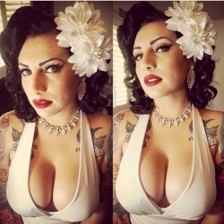 niccococreations:  Oh my my! The sexy @cherrybomb420