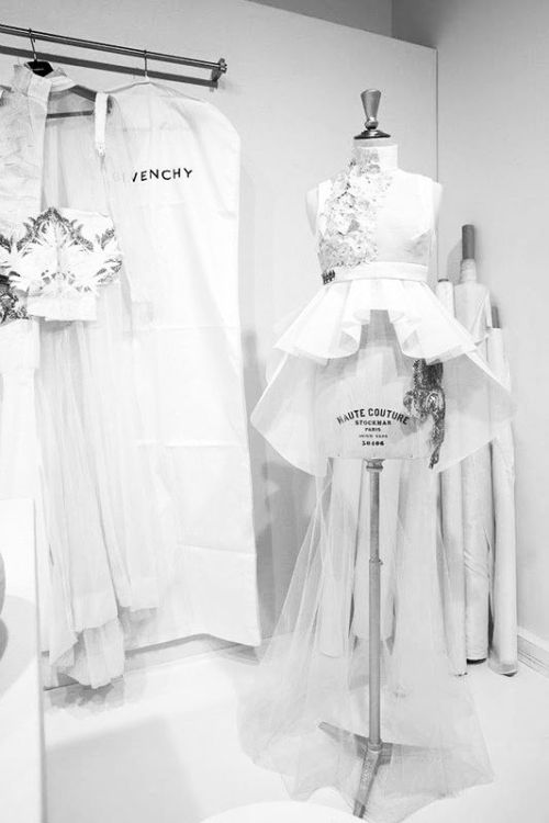 GIVENCHY HAUTE COUTURE  adult photos