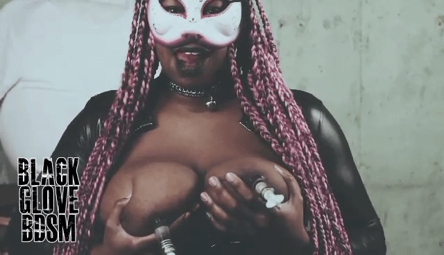 blackglovebdsm:  Queen KittyChessi &amp; her magnificent tits