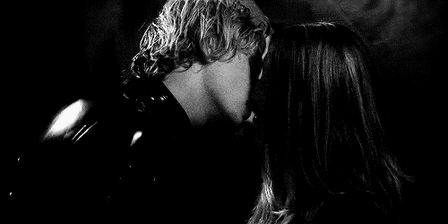 tedeseoboyitsyouidesire:  Tate and Violet… 
