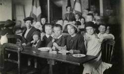 Le-Narrateur:children Eating In The Cost-Price Restaurant At The Women’s Hall,