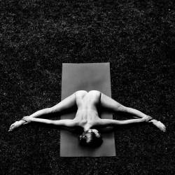 girlsdoingyoga:  .