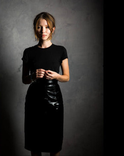 Emilybrowningfans:  Emily Browning For The La Times - Lq 