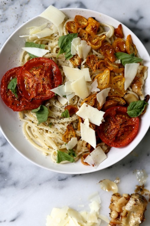 prettypasta:Roasted Tomato and Garlic Pasta