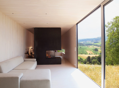 CASA INVISIBLE, DMAADesigned by Delugan Meissl Associated Architects (DMAA), this reflective housing