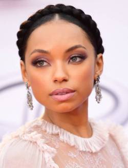 joyveganbeauty:  NAACP Awards Best Beauty: Hair, Makeup, and Jewelry.  Logan Browning’s braided crown, mauve eyeshadow and lips, and diamond earrings.   Amara La Negra’s perfect afro, full lashes, and statement earrings.    Issa Rae’s twisted updo,