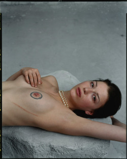 lightsomebodies:  Bettina Rheims, Veroushka Knoge, Paris, 2005.