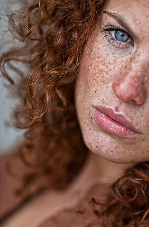 lady-basil:  https://felixcg.wordpress.com