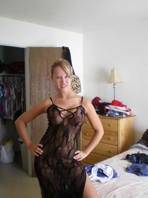 ourrealhousewives:  averagemilflover:  mymarinemindpart2:  Sexy Military gf pt 12  Nice and Hot!  Very very sexy I need her