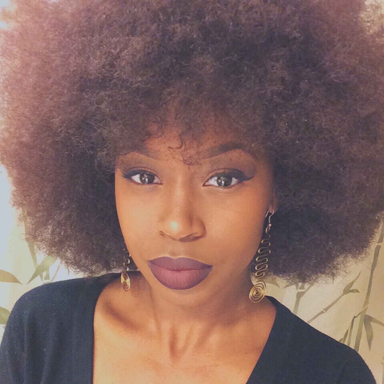 roundcrownqueen:  afro puff or afro? 