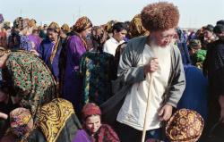 20aliens:  TURKMENISTAN. Market on the outskirts