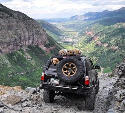 overlandbound:  Incredible views and great photo of @sn0wrunner’s 3rd gen 4Runner. #crawlandhaul #t4r #4runner #overland #overlanding #adventuremobile #crawler by crawlandhaul http://ift.tt/1OY6ok9