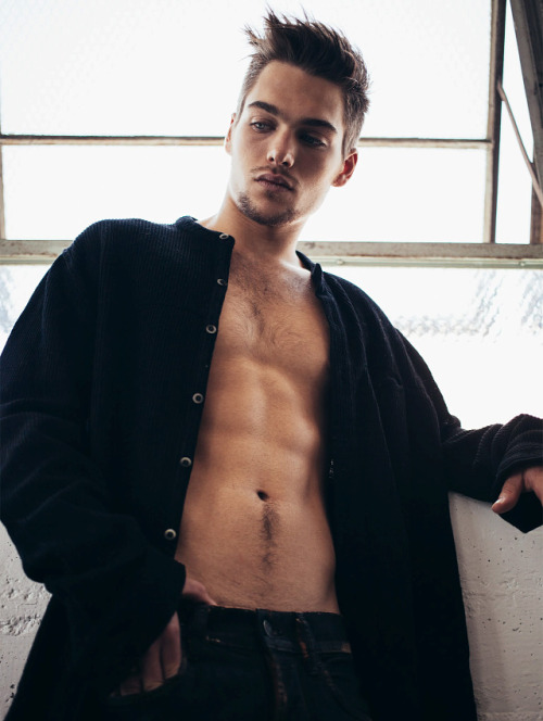 dsprayberrybrasil:  Dylan para a Bello Magazine. adult photos