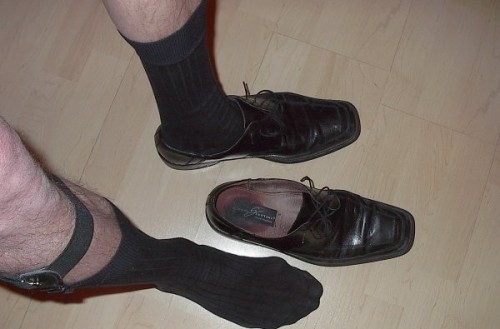 sniffingsocks:  TAKE MY SHOES OFF AND SNIFF MY SOCKS DUDE!!