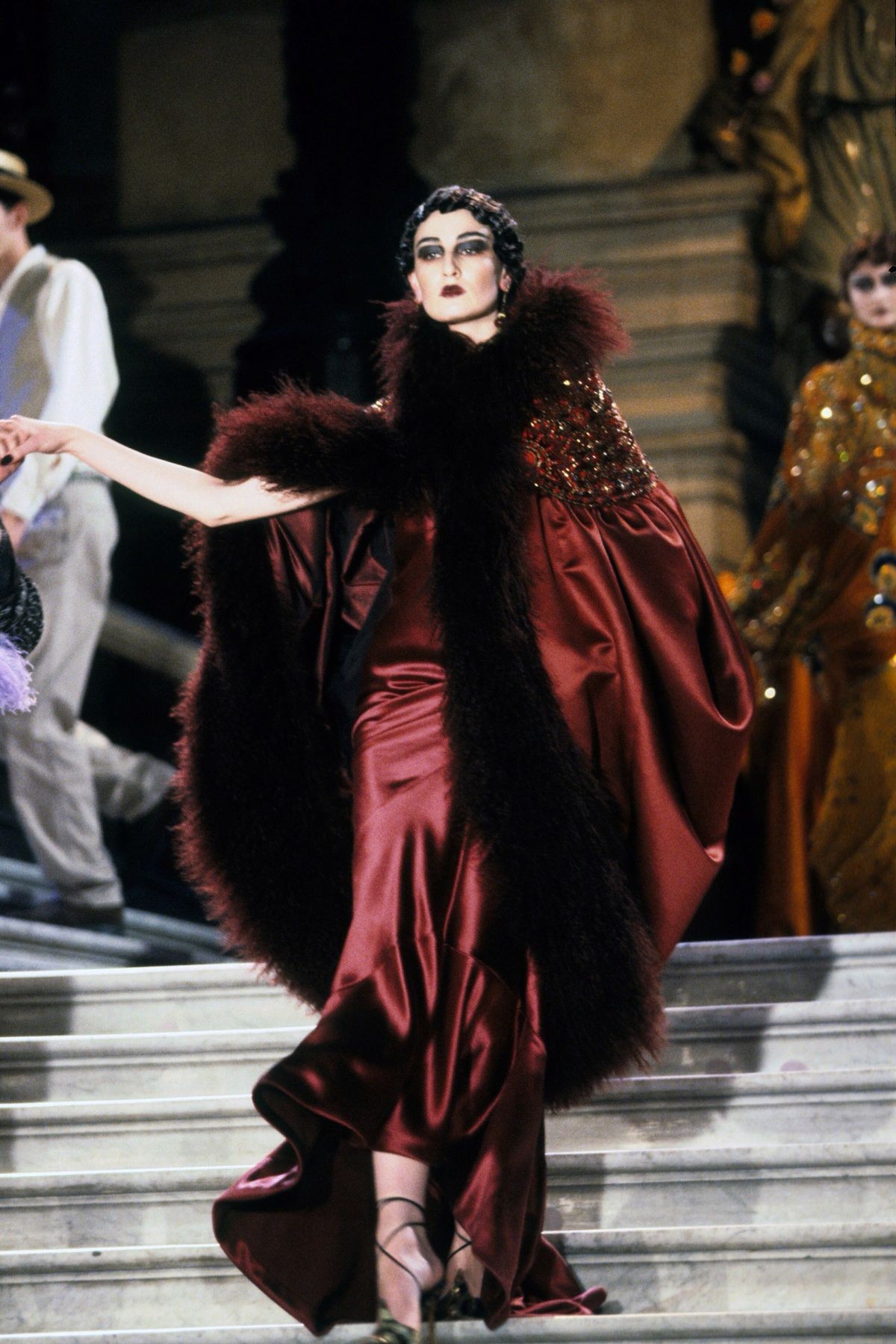 roaringmoll:Christian Dior Spring Couture Fashion Show 1998