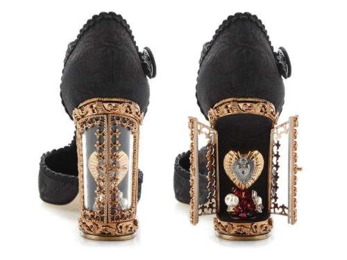 nomasjamas:poisoned-apple:DOLCE & GABBANA BLACK JACQUARD T-STRAP MARY JANE WITH WINDOW PANE PUMP