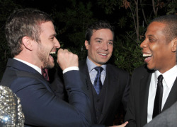 beccabae:  justintimberlakedoingthings:  Justin Timberlake hides his tiny teeth from Jay-Z’s bigger and much more powerful teeth  god these captions