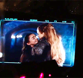 maisiewilliamssource: Maisie Williams and Sophie Turner behind-the-scenes on GoTS7E4