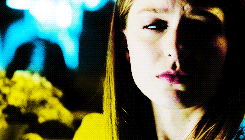 ironstarkasm:kara danvers without glasses + yellow/blue (req by anon)
