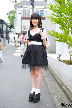 Tokyo-Fashion:  17-Year-Old Nopi On The Street In Harajuku With A Black Corset Over