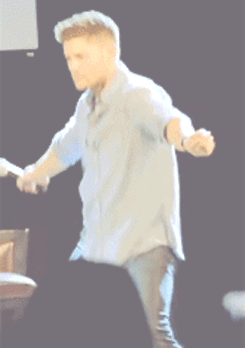 deanyouremyhero:     Jensen “I love to dance” Ackles       JIB CON 2014