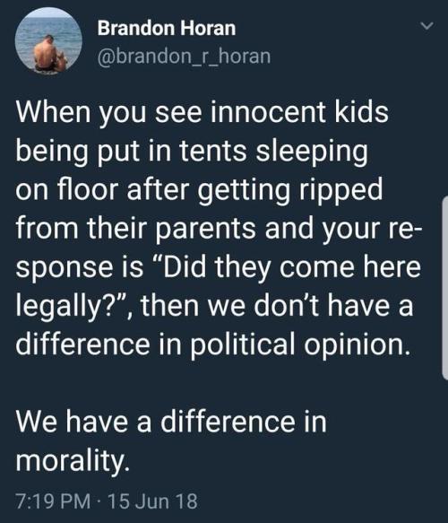 whitepeopletwitter:Aren’t these the same people who are pro-life?