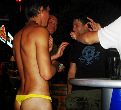 broswithoutclothes:   Adventures In Thonging, V2 