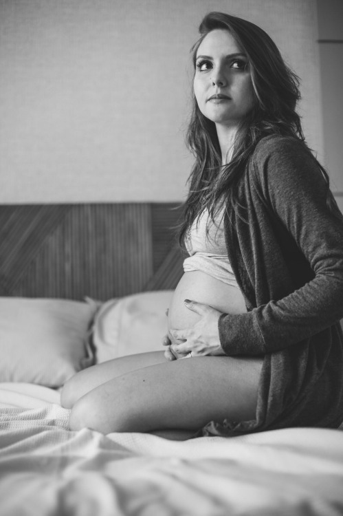 bellylove577: Enjoy this stunning pregnant beauty!