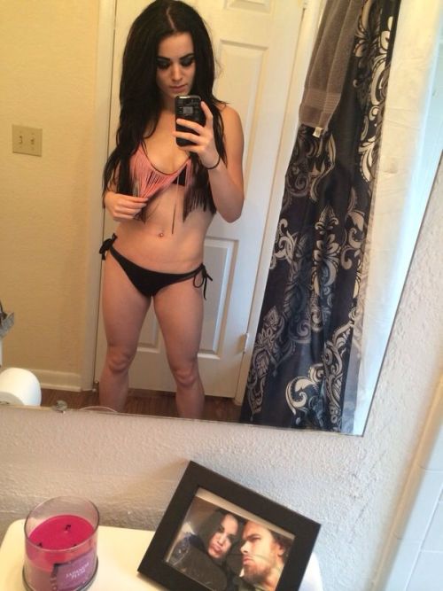 bassrx:  Yet more WWE Paige nudes