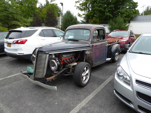 fromcruise-instoconcours:  Hot-rodded pickup with all kinds of scavenged parts.