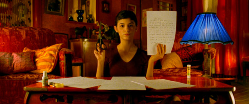 “Une femme sans amour, c'est comme une fleur sans soleil.”Amélie (2001)