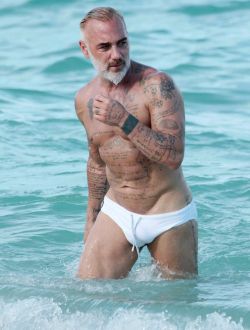 accidentalbear:  (via #SmartSexyStrongSilver Italian Millionaire Gianluca Vacchi is Burning Up the Internet Today) 