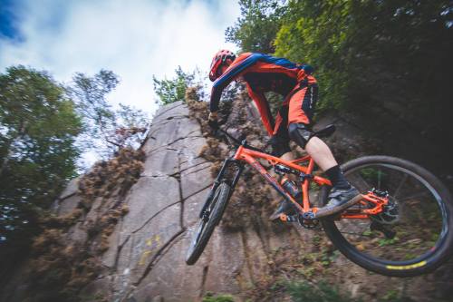 thebikingsquirrel: Out at Cambusbarron yesterday with the club, Peter going for it in the quarry