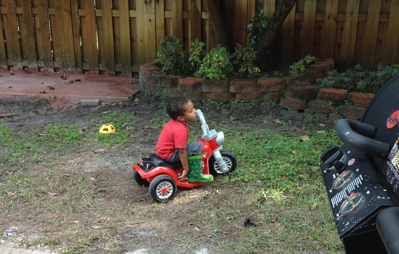 bvsedjesus:  LOL my nephews bike lost its charge &amp; hes completely given up