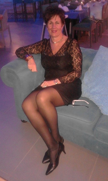 hosiery4me: yorkshiretights:Love to take this sexy lady out on a date Hot nylon mature I&a